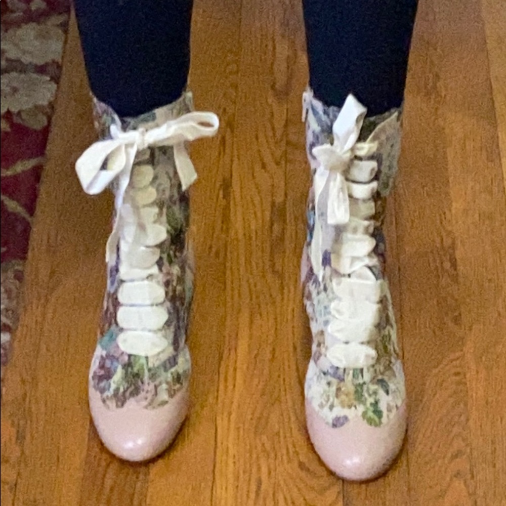 Victorian style shoe boots